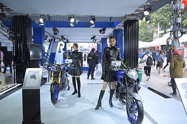 Gioi tre hao hung trai nghiem Yamaha MOTOROID o Ha Noi-Hinh-4