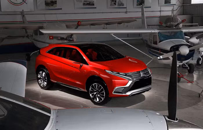 Khung gầm sẽ sử dụng nền tảng rút gọn của Outlander, như vậy, có thể đây sẽ là mẫu xe nhỏ hơn Outlander, bổ sung vào danh mục các mẫu SUV mang phong cách thể thao năng động mới của Mitsubishi. Chiếc xe thể thao đa dụng hoàn toàn mới này sẽ chính thức ra mắt tại triển lãm Geneva 2017 diễn ra vàotháng 3 tới đây.