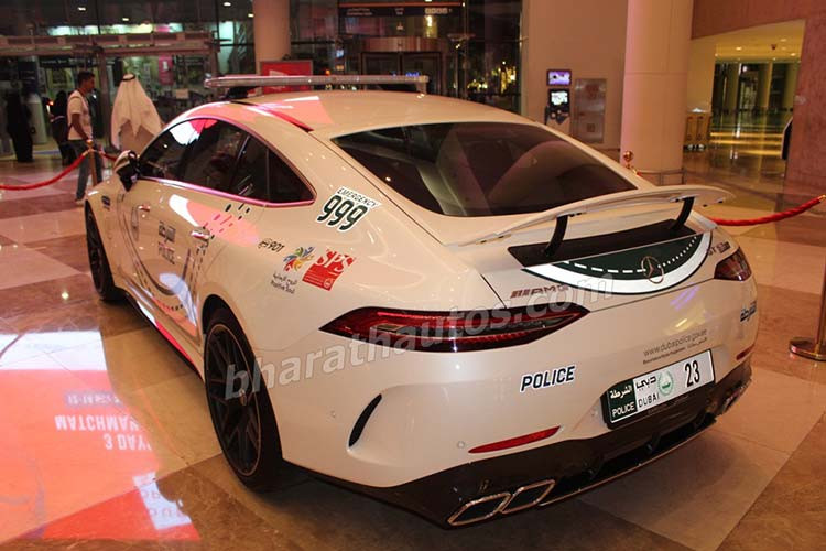 Xe được trang bị hệ thống dẫn động bốn bánh 4Matic+, cùng với đó là hệ thống đánh lái bánh sau, vi sai chống trượt phía sau và đặt biệt là chế độ lái “Drift” cho phép chủ nhân tùy chọn góc quăng đuôi của xe khi vào cua ở tốc độ cao.