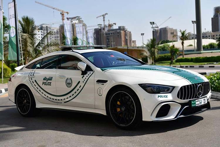 Chiếc Mercedes-AMG GT 63 S tại Dubai sở hữu khối động cơ V8 tăng áp kép, dung tích 4.0 giống với phiên bản GT 63. Tuy nhiên, GT 63 S là mẫu xe đầu bảng, nên khối động cơ nói trên đã được tinh chỉnh và cho ra công suất cực đại ở mức 630 mã lực và mô-men xoắn cực đại 800 Nm, sức mạnh này được truyền đến bánh xe thông qua hộp số tự động 8 cấp.
