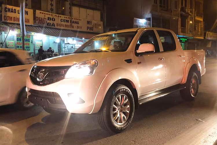 Xe sử dụng khối động cơ diesel tăng áp 2,8 lít cho công suất tối đa 174 mã lực tại vòng tua 3.600 v/p và mô men xoắn cực đại 365 Nm tại dải vòng tua 1600-3200 v/p. Phiên bản quốc tế của Foton Tunland đã đạt tiêu chuẩn khí thải Euro 5, nghĩa là hoàn toàn vượt qua tiêu chuẩn Euro 4 được quy định tại thị trường ôtô Việt Nam.