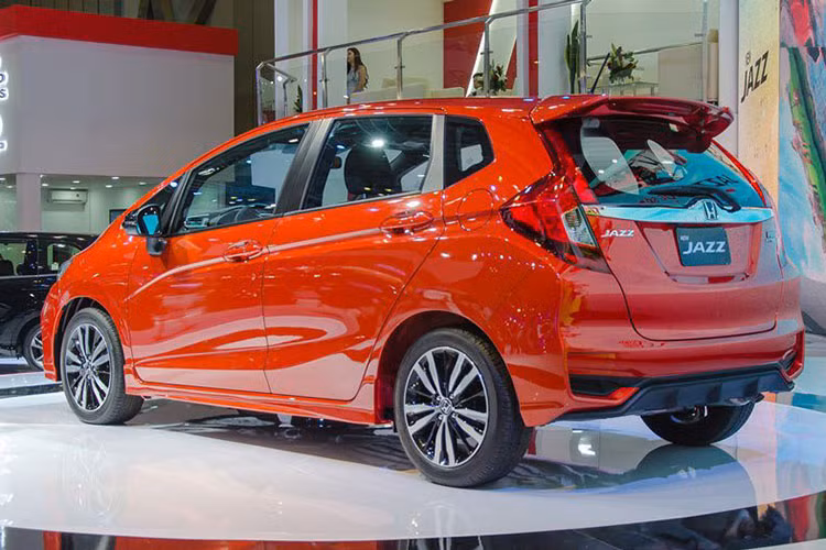 Mẫu xe ôtô Honda Jazz đã được giới thiệu từ năm 2001 tại các thị trường lớn trên thế giới bao gồm Nhật Bản, Mỹ, Châu Âu, Thái Lan, Trung Quốc… với doanh số toàn cầu đạt hơn 6 triệu xe tính đến hết tháng 5/2017 và nhận được sự đánh giá cao của khách hàng trên toàn thế giới.