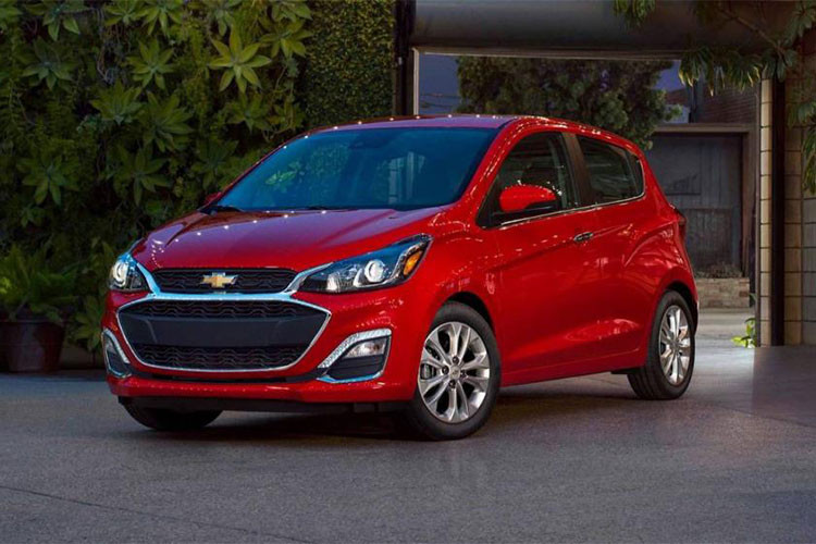 Không chỉ sedan cỡ lớn, ngay cả những xe cỡ B gía rẻ cũng đang có donah số tệ hại. Lúc này, Chevrolet chưa hề công bố kế hoạch loại bỏ Spark, nhưng có lời đồn cho rằng nó đang trong tầm ngắm cùng với Buick LaCrosse, Chevrolet Volt, và Cadillac XTS. Trong hi vọng thu hút khách hàng crossover tiềm năng, Chevrolet đã giới thiệu mẫu Spark Activ, một phiên bản xe gầm cao, một vài năm trước.