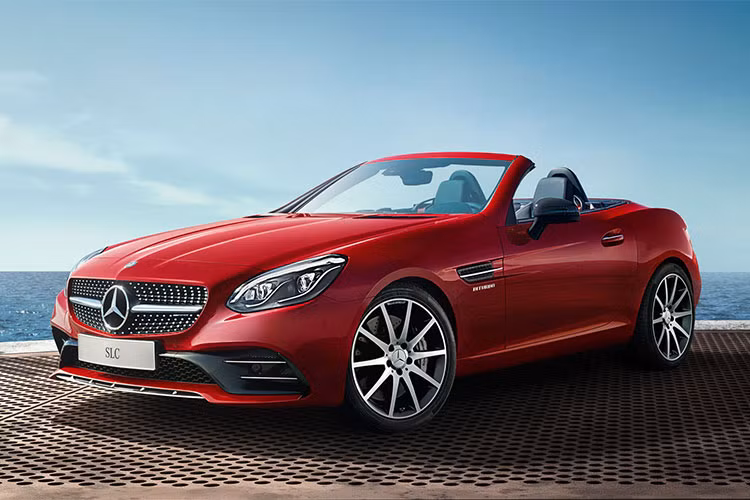 Tin đồn Mercedes-Benz khai tử SLC mui trần đã có từ năm ngoái. Hiện nay, nó là một sản phẩm lỗi thời và có doanh số rất kém. Quay trở lại tháng 8 năm ngoái, một số nguồn tin không tên có tiết lộ rằng SLC thế hệ hiện tại sẽ không hề có mẫu kế nhiệm. Tất nhiên thời điểm nó sẽ bị ngừng sản xuất thì vẫn là một bí ẩn.