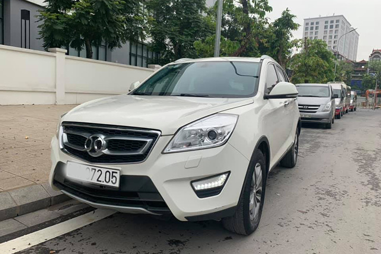 Phần đông cho rằng giá bán của chiếc BAIC X65 này là khá cao, khi tính ra mức thanh khoản của xe cũng ngang các mẫu xe Nhật – Hàn cùng đời. Ví dụ như Toyota Vios hay Honda City có mức giá tương đương ở thời điểm 2016 cũng hiện đang được bán lại với giá chỉ hơn 400 triệu đồng.