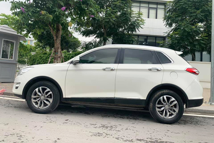 Tại thị trường Trung Quốc, mẫu xe SUV BAIC X65 này còn có tên gọi khác Senova X65, mẫu xe này được ứng dụng những công nghệ và khung gầm của thương hiệu Saab và được BAIC giới thiệu lần đầu tiên tại Triển lãm ôtô Quảng Châu vào tháng 11/2014.