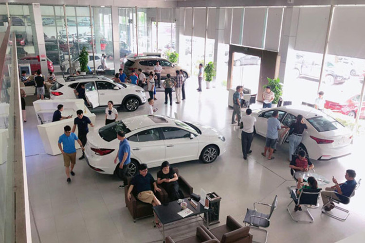 Rất nhiều mẫu ôtô lắp ráp Việt Nam mới sẽ ra mắt thị trường kể từ nay đến cuối năm 2020, trải dài từ phân phúc Sedan, MPV, SUV/Crossover. Những mẫu xe chuẩn bị ra mắt có giá trung bình trên dưới 1 tỷ đồng nên hưởng mức ưu đãi lệ phí trước bạ không hề nhỏ nhằm giúp người dùng đa dạng hơn cho việc lựa chọn trong năm 2020.