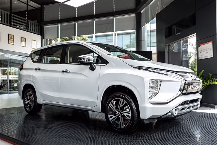 Mitsubishi Xpander vốn dĩ là xe nhập khẩu nguyên chiếc từ Indonesia. Nguồn tin nội bộ cho thấy, hãng xe hơi Nhật Bản đã quyết định lắp ráp mẫu xe này.Xpander 2020 là phiên bản nâng cấp facelift tương tự CR-V với sự thay đổi nho nhỏ về thiết kế bên ngoài.