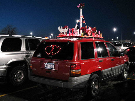 Một chiếc xe cũ, mới hay loại gì không quan trọng - điều quan trọng trong ngày Valentine chính là sự chân thành và luôn sáng tạo trong mọi việc.