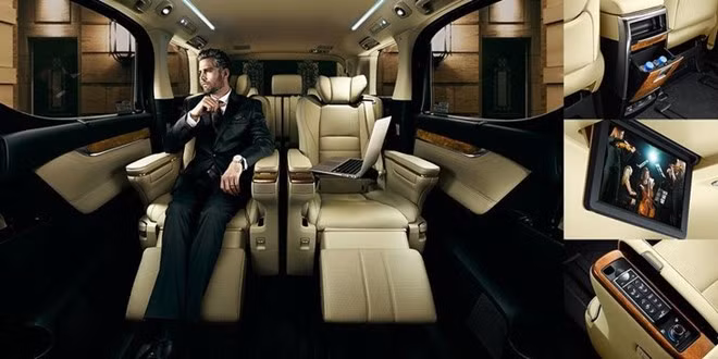 Phiên bản Excutive Lounge được trang bị những tính năng cao cấp nhất như 3 hàng ghế nội thất, hàng ghế thứ 2 hạng thương gia, nội thất bọc da thật, tựa đầu êm ái và có đỡ chân, tương tự loại ghế trên máy bay cá nhân.