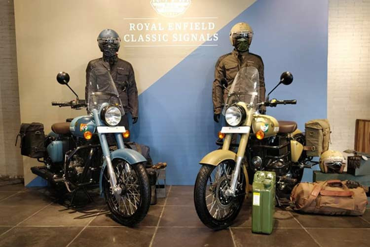 Để kỷ niệm mối quan hệ lâu dài của mình với quân đội Ấn Độ, Royal Enfield đã cho ra mắt phiên bản Royal Enfield Classic 350 Signals 2018. Đây cũng là mẫu xe môtô Royal Enfield đầu tiên có ABS hai kênh.