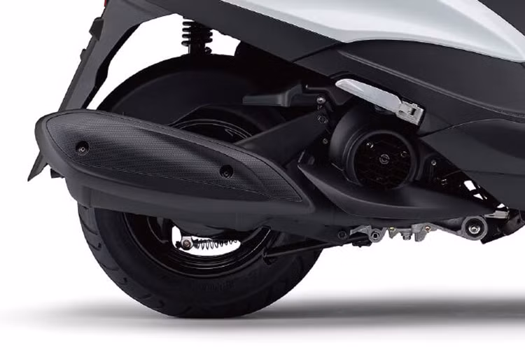 Xe cũng được trang bị vành đúc kèm lốp không săm kích thước trước sau lần lượt là 100/90-10 56J và 100/90-10 56J. Mặc dù sử dụng phanh tang trống cho cả bánh trước và sau nhưng công nghệ UBS giúp tăng tính an toàn khi vận hành.