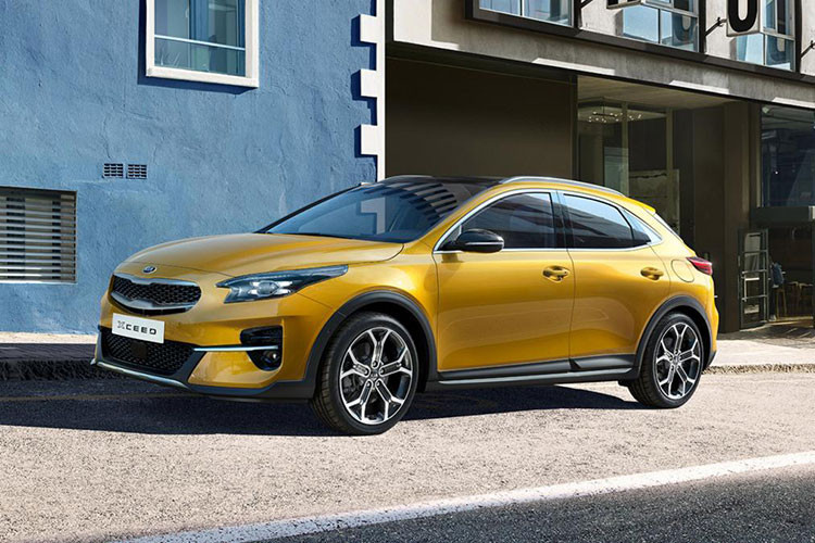 Giá xe Kia XCeed 2020 dự kiến được công bố vào ngày mở bán vào quý III năm nay tại châu Âu với mức giá chưa được tiết lộ. Căn cứ vào phân khúc, giá bán khởi điểm của xe có thể nằm giữa Stonic và Sportage, tức trong khoảng từ 19.100 USD – 23.500 USD (khoảng 450 - 548 triệu đồng).