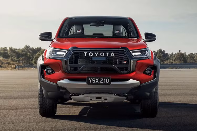 Với mức giá xe Toyota Hilux GR Sport 2024 bán được niêm yết, đây là phiên bản đắt nhất của dòng xe này tại thị trường Úc và nhỉnh hơn so với mức giá bán của phiên bản Hilux Rogue tới 3.230 đô la Úc.