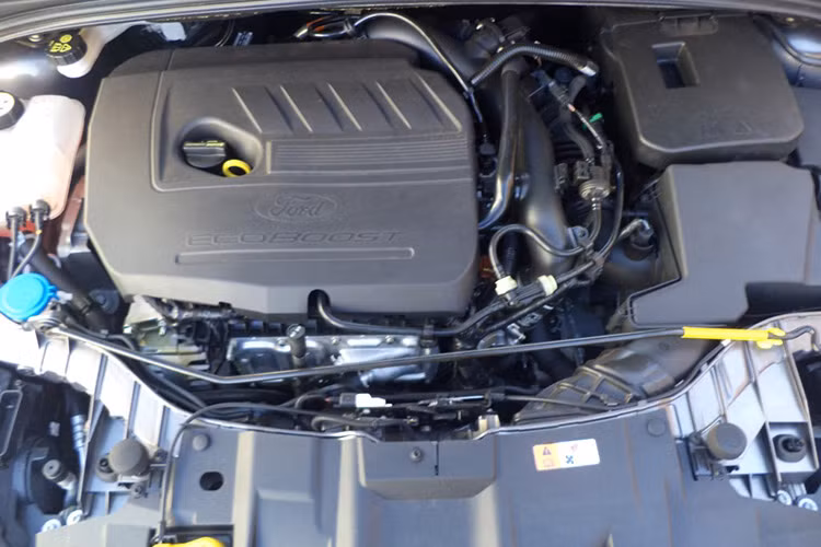 Mẫu xe Focus Trend mới được trang bị động cơ EcoBoost 1.5L 4 xi-lanh công suất 180 mã lực với mô-men xoắn cực đại 240Nm, được quảng bá là cao hơn công suất của một động cơ xăng 2.0L thông thường mà tiết kiệm nhiên liệu hơn 20% và ít khí thải hơn khoảng 15%.