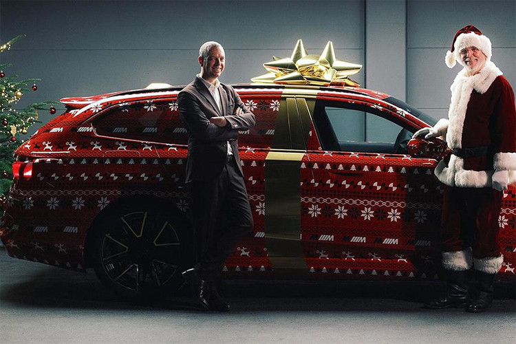 Các thành phần khác của hệ thống PHEV bao gồm hộp số tự động 8 cấp, hệ dẫn động 4 bánh xDrive thiên về cầu sau và dung lượng pin có thể lên tới 19,4kWh.