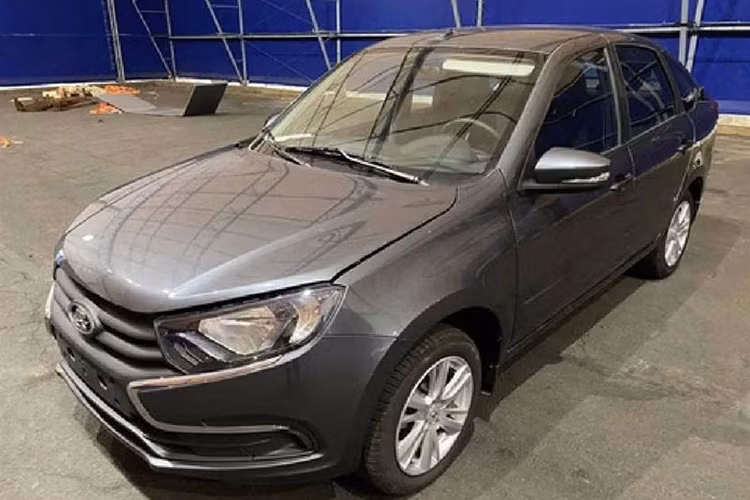 Tuy nhiên, hiện tại đã là tháng 5 nhưng vẫn chưa có động thái truyền thông hay công bố chính thức từ nhà phân phối, khả năng cao kế hoạch ra mắt xe Lada của Nga về Việt Nam sẽ bị dời lại. 