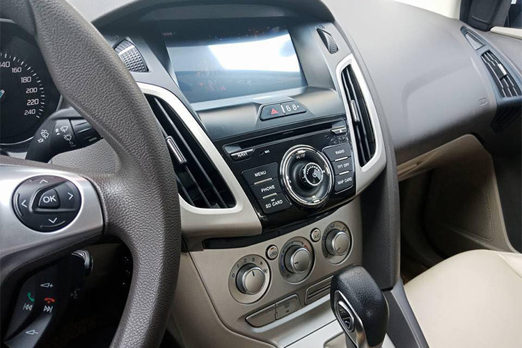 Năm 2017, gần 7.000 khách hàng Mỹ cũng kiện Ford vì lỗi liên quan đến hộp số Powershift. Xe thường rung, trượt số, giật cục, trễ khi chuyển số, hao mòn quá nhanh, chậm trong tăng/giảm tốc, thậm chí một số trường hợp còn tăng tốc đột ngột. Những xe bị lỗi hộp số chủ yếu là Focus sản xuất từ 2012 đến 2016, Fiesta phiên bản sedan từ 2011 đến 2016.