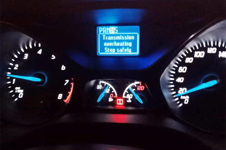 Powershift là loại hộp số tự động ly hợp kép của Ford lắp trên một số xe đời 2011-2016. Là hộp số tự động nhưng xe không dùng bộ biến mô dầu mà dùng ly hợp (côn) khô tương tự số sàn. Nhiều khánh hàng sử dụng xe Ford có gắn hộp số Powershift cũng cho biết gặp hiện tượng này, tuy mức độ có khác nhau.