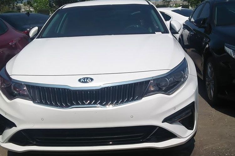 Mẫu xe sedan Kia Optima có vẻ không mấy thành công với Thaco nếu so với các “đàn em” như Cerato hay Morning. Vì vậy đợt nâng cấp lần này hứa hẹn sẽ giúp cho Kia Optima cải thiện được doanh số, tăng khả năng cạnh tranh với các đối thủ trực tiếp tại Việt Nam như Mazda6 hay Toyota Camry.