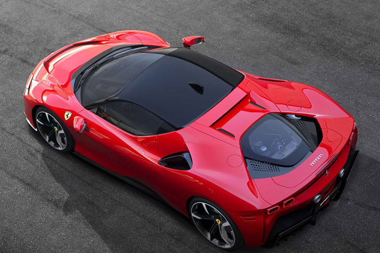 Theo giới mê xe Việt Nam, đây nhiều khả năng sẽ là chiếc Ferrari SF90 Stradale thứ 3 về nước dành cho các khách hàng, sớm hơn nhiều so với siêu xe Ferrari SF90 Stradale của đại gia Cường Đô la đặt mua chính hãng.