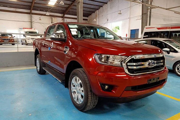 Mẫu xe Mỹ duy nhất và cũng là mẫu bán tải duy nhất trong Top 10 xe bán chạy nhất chính là Ford Ranger. Mẫu bán tải nhập khẩu nguyên chiếc đang được rao bán tại Việt Nam với giá từ 616 - 918 triệu đồng cho 08 phiên bản. Đây là mẫu xe bán tải duy nhất luôn nằm trong top xe bán chạy.