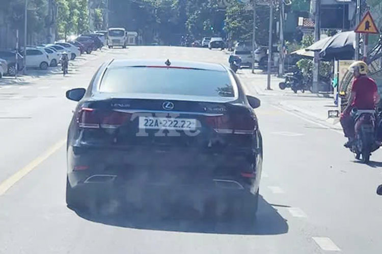 Hiện trên các trang rao bán xe cũ, mức giá xe Lexus LS460L đời cũ được rao bán từ 980 triệu đồng đến gần 3 tỷ đồng, tùy thuộc vào tình trạng xe đã chạy bao nhiêu km, đời xe, cũng như có tai nạn gì hay không. Như vậy, dù với mức giá cao nhất gần 3 tỷ đồng, vẫn còn kém xa giá trị của chiếc biển số 22A-222.22.