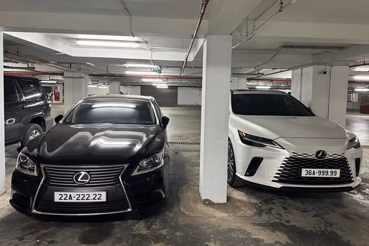 Vào ngày 25/12/2023, trong khoảng thời gian từ 09:30 đến 10:00, siêu biển 22A-222.22 đẹp nhất Tuyên Quang đã được mang ra đấu giá và sau 30 phút, con số cuối cùng được 1 đại gia đấu giá cho biển VIP này lên đến 12,19 tỷ đồng, bằng giá xe Mercedes-AMG G63 chính hãng, hay giá lăn bánh một chiếc xe Lexus LX600 bản cao cấp nhất là VIP, cũng phân phối hãng, đã khiến cho không ít cư dân mạng choáng váng.