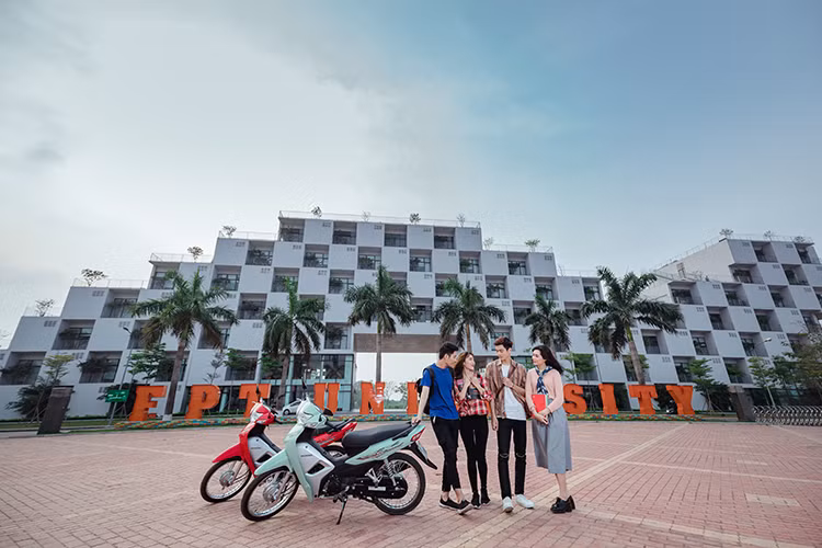 Wave Alpha 110 phiên bản mới 2017 sở hữu thiết kế nhỏ gọn, mang đến sự thoải mái, thuận tiện, phục vụ nhiều mục đích sử dụng khác nhau trong đời sống hàng ngày. Bên cạnh việc sở hữu những đường nét thiết kế mới hài hòa, cân đối, phù hợp với vóc dáng của người Việt, xe vẫn duy trì những nét đặc trưng, quen thuộc vốn có tạo sự tin cậy cho người lái.