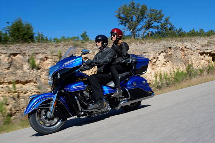 Không chỉ giúp tiết kiệm nhiên liệu, hệ thống này còn hạn chế 1/2 nhiệt lượng tỏa ra từ động cơ khi tắc đường hay đỗ đèn đỏ. Ngay khi người lái vặn ga, xi-lanh sẽ tự kích hoạt lại.