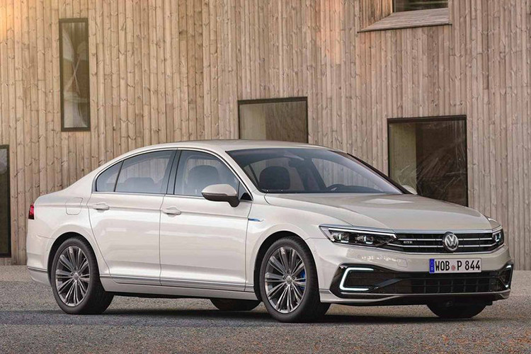 Tại Việt Nam mẫu xe Volkswagen Passat mới thuộc phân khúc sedan hạng D và có vè như mẫu xe này không tạo nên dấu ấn về doanh số tại thị trường Việt. Nhưng ở một số thị trường khác như quê nhà châu Âu hoặc Trung Quốc – Passat lại rất được người tiêu dùng ưu ái bởi chiếc xe có khả năng vận hành tốt so với các đổi thủ.