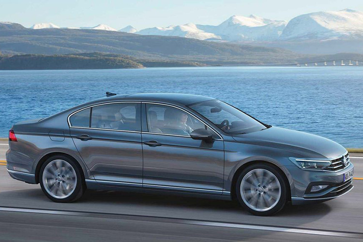 Riêng phiên bản máy dầu 2.0L có thêm hậu tố “Evo” mới trong tên gọi để thể hiện lượng khí xả ít hơn 10 gram/km so với phiên bản tiền nhiệm. Giá xe hiện chưa được công bố, dự định sẽ về Việt Nam trong tương lai.