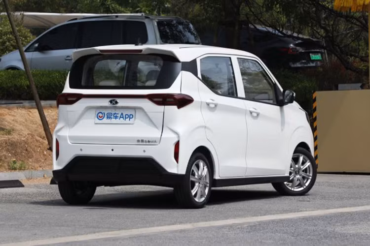 Tại thị trường Trung Quốc, Weiao Boma được trang bị mô-tơ điện có công suất tối đa 30 kW (khoảng 41 mã lực) và mô-men xoắn cực đại 84 Nm. Xe có 2 loại pin lithium Ternary với dung lượng 11,9 kWh và 18,5 kWh, mang đến quãng đường di chuyển lần lượt 130 km và 200 km. 