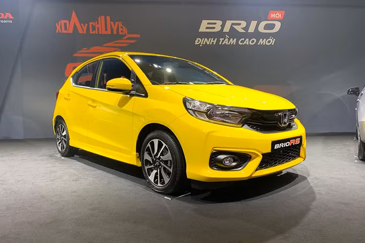 Giá xe Honda Biro mới phiên bản G, RS và RS Two-Tone, nhập khẩu nguyên chiếc Indonesia tương ứng từ 418 – 452 triệu đồng. Đây cũng được xem là mẫu xe cỡ nhỏ giá rẻ dành cho đô thị đứng đầu phân khúc tại các thị trường như: Thái Lan, Ấn Độ, Indonesia,... và được kỳ vọng lớn khi về Việt Nam.