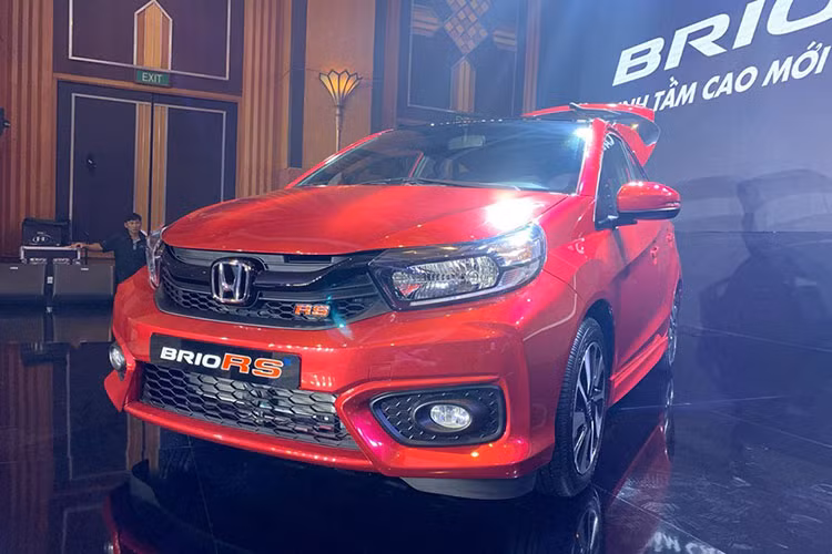 Theo đại diện nhà phân phối Honda Việt Nam cho biết, trong phân khúc hạng A - Honda Brio phù hợp với những khách hàng cá nhân và gia đình... Với việc phân khúc A thêm mẫu xe cỡ nhỏ giá rẻ mới này, nó cũng sẽ giúp có thêm nhiều lựa chọn hơn cho người tiêu dùng Việt.