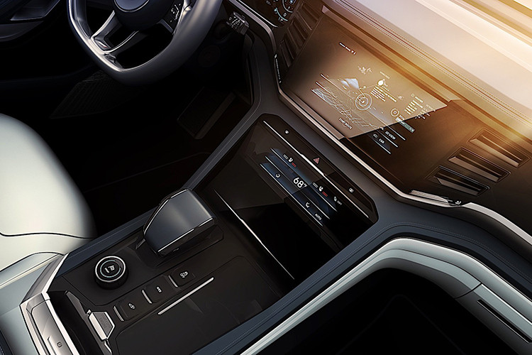 Tương tự Atlas bản thường, Volkswagen Atlas Cross Sport 2020 hoàn toàn mới cũng được phát triển dựa trên cơ sở gầm bệ MQB. Tuy nhiên, mẫu SUV lai Coupe này chỉ được trang bị nội thất 5 chỗ thay vì 7 chỗ.