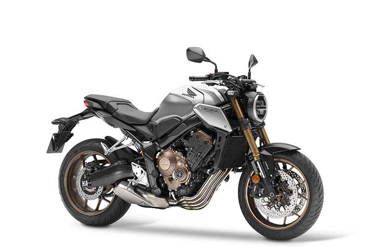 Mẫu xe CB650R mới sẽ được nhập khẩu chính hãng từ Thái Lan và bắt đầu được bán ra thị trường từ ngày 1/3/2019 tại đại lý Honda Moto TP HCM. Mức giá của Honda CB650R đề xuất là 245,99 triệu đồng.