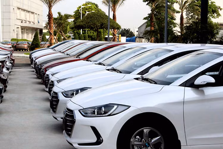 Trong top xe ế nhất Việt Nam tháng 7/2019 vừa qua, khá ngạc nhiên là "những ông vua bán chậm" hiện đã không còn 2 cái tên quen thuộc là Suzuki Swift và Suzuki Celerio. Thay vào đó là hai cái tên hoàn toàn mới gồm Honda Jazz và Fosd Focus.