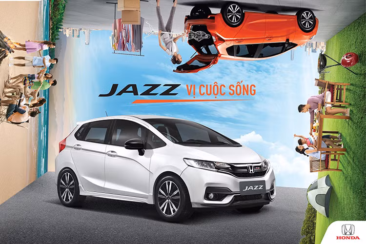 Từng một thời "làm mưa, làm gió" bán chạy nhất phân khúc hatchback hạng B tại Việt Nam hồi mới ra mắt, tuy nhiên Honda Jazz ngày càng đánh mất chính mình khi không thể đấu lại Toyota Yaris. Chính vì vậy, trong tháng 7 vừa qua Honda Jazz chỉ bán được 35 chiếc và cộng dồn từ đầu năm lượng xe đến tay khách hàng là 866 chiếc.