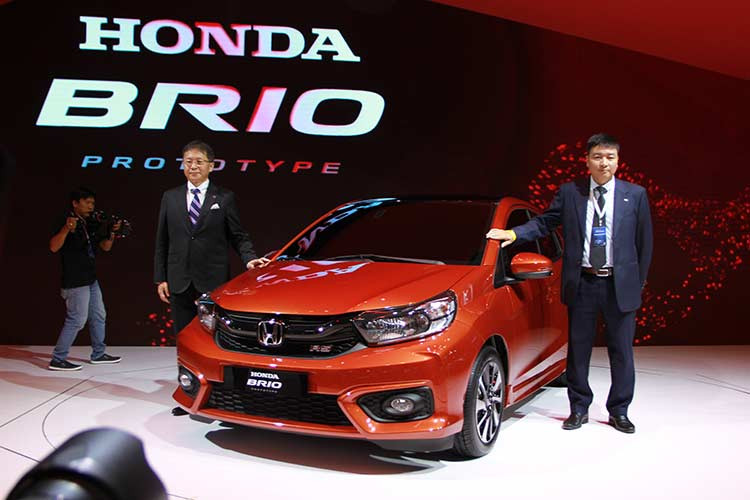 Tại triển lãm Ô tô Việt Nam 2018 (VMS 2018), nhà phân phối và lắp ráp Honda Việt Nam đã trưng bày hàng loạt mẫu xe mới cungx như nâng cấp của mình - nhưng taokj sự chú ý nhất có lẽ là hatchback đô thị Honda Brio 2018 mới. Xe được nhập khẩu nguyên chiếc từ Indonesia. Nếu về Việt Nam, Honda Brio 2018 sẽ được hưởng ưu đãi thuế 0%.