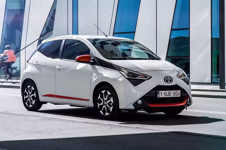 Mẫu xe Toyota Aygo X-Trend là dòng hatchback cỡ nhỏ trong khoảng giá giữa X-Play và X-Cite dành cho người dùng đô thị. Xe mới được thiết kế gọn gàng hơn và mang phong cách đặc trưng của hãng xe Nhật Bản.