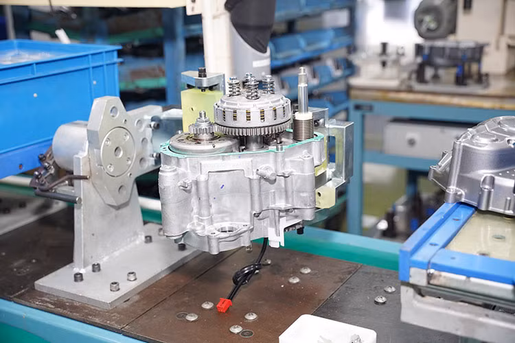 Yamaha Viet Nam lap rap dong co xe may xuat khau sang Thai Lan-Hinh-3