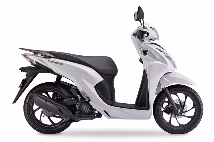 Về ngoại hình, mẫu xe Honda Dio 110 2025 mới được trang bị hệ thống đèn LED, màn hình kết hợp giữa đồng hồ kim analog và màn hình LCD nhỏ. Hệ thống phanh phía trước là phanh đĩa đơn, trong khi phía sau là phanh tang trống.