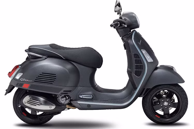 Đáng chú ý, ở phiên bản 150cc ra mắt lần này, Vespa GTS Super 150 được trang bị động cơ hiện đại i-get vốn trước đó chỉ lắp trên bản 125cc. Động cơ i-get làm mát bằng dung dịch, 4 van và tích hợp hệ thống Stop-Star tự động ngắt máy. Đây là lần đầu tiên Vespa sử dụng công nghệ này cho các xe tay ga của mình.