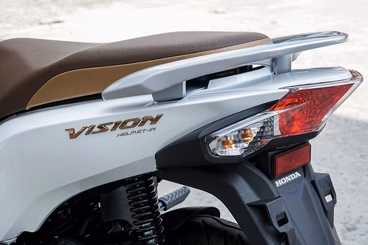 Hệ thống điện của Honda Vision với Smartkey, nó được mở/tắt thông qua kết nối không dây từ thiết bị điều khiển FOB thông minh đến ECU (bộ vi xử lý trung tâm). Do đó các phương thức đấu điện hay phá ổ khóa trái phép hoàn toàn được ngăn chặn.