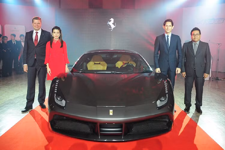 Ferrari 488 GTB chinh hang co gia hon 13 ty tai Thai Lan