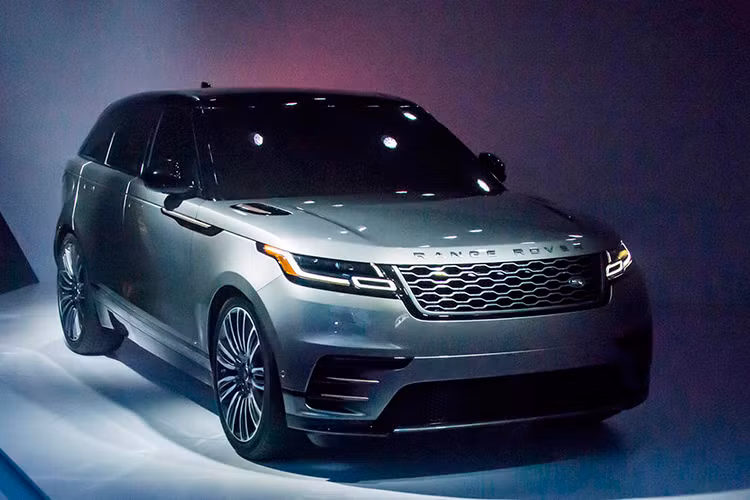 Sau 5 tháng ra mắt tại triển lãm Geneva 2017, mẫu SUV hạng sang Range Rover Velar 2018 đã nhanh chóng được hãng xe Anh quốc đưa về thị trường Đông Nam Á, cụ thể là Thái Lan, để giới thiệu với khách hàng.