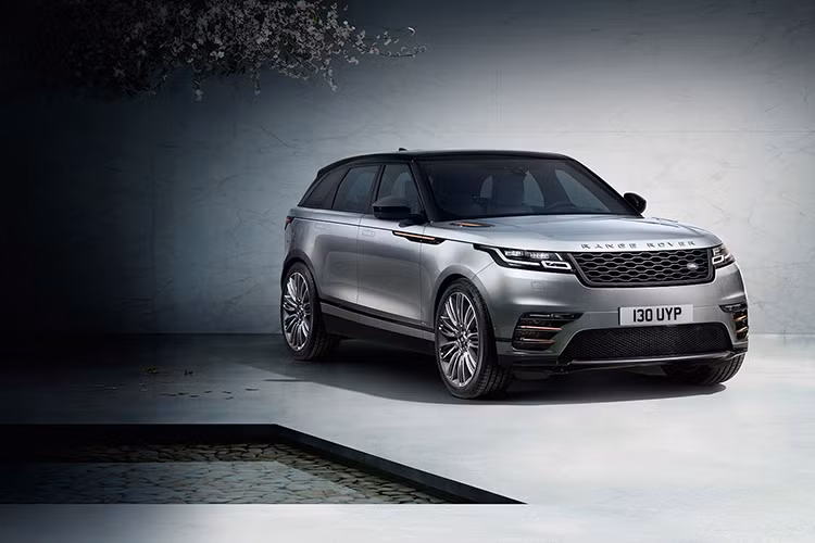Tại thị trường Đông Nam Á, cụ thể là Thái Lan, Range Rover Velar được chia thành 3 bản khác nhau là S, S R-Dynamic và HSE. Giá bán tương ứng của 3 bản này là 5,999 triệu Baht (4,1 tỷ đồng), 6,499 triệu Baht (4,44 tỷ đồng) và 6,999 triệu Baht (4,78 tỷ đồng).