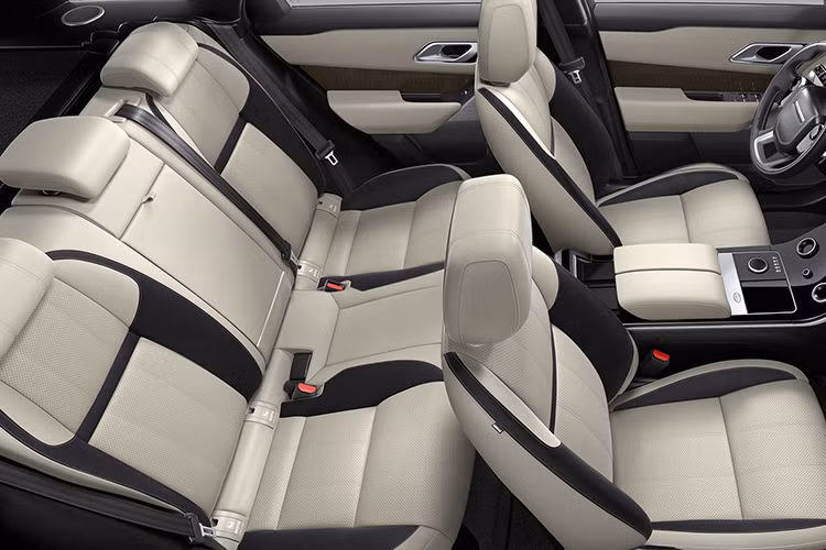 Tại thị trường Thái Lan, Range Rover Velar chỉ có một động cơ là máy dầu 4 xy-lanh, tăng áp, dung tích 2.0 lít với công suất tối đa 180 mã lực. Sức mạnh được truyền tới cả 4 bánh thông qua hộp số tự động 8 cấp.