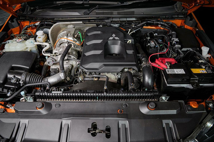 Chưa hết, Mitsubishi Triton 2024 còn có khóa vi sai chống trượt chủ động với tính năng kiểm soát phanh, khóa vi sai cầu sau, hệ thống kiểm soát vào cua chủ động Active Yaw Control, hệ thống treo độc lập phía trước và hệ thống treo tay đòn kép với thanh cân bằng đằng sau.